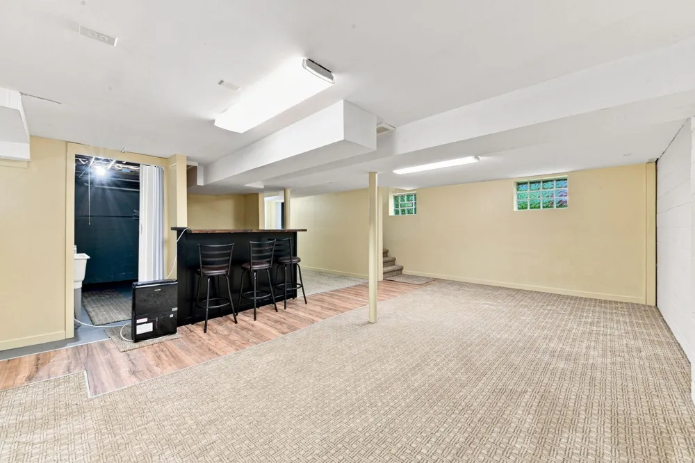 21505 Rockwell Street Farmington Hills, MI 48336