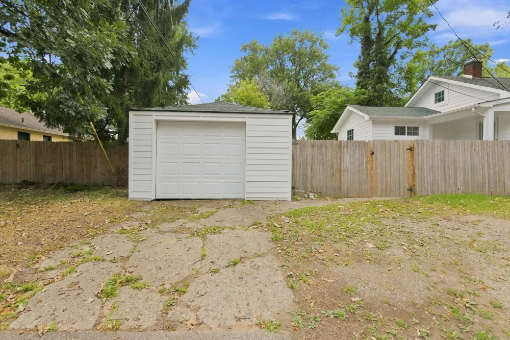 21505 Rockwell Street Farmington Hills, MI 48336