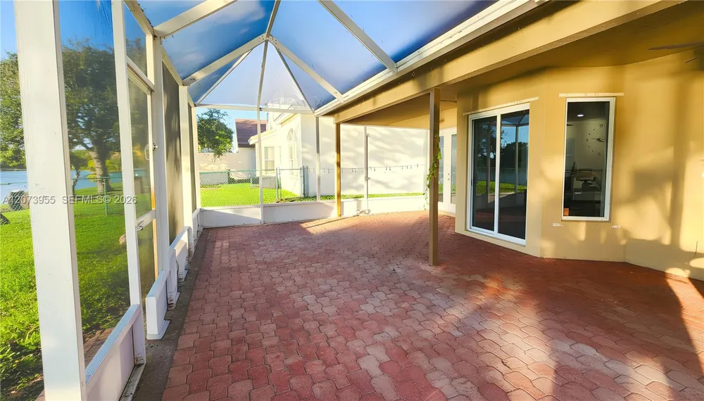 1308 SW 181st Ave Pembroke Pines, FL 33029