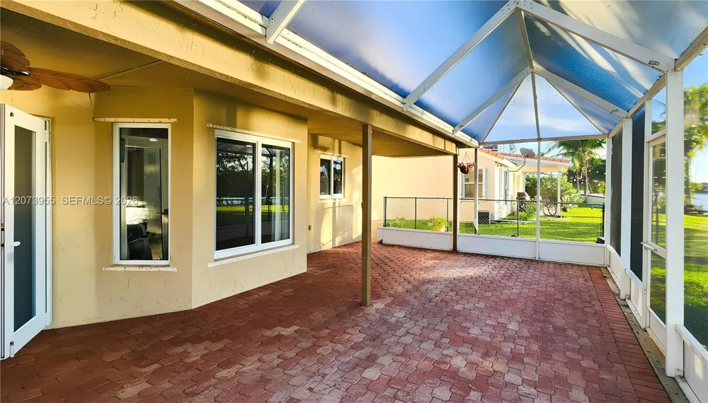 1308 SW 181st Ave Pembroke Pines, FL 33029