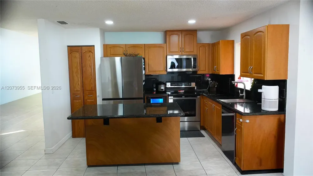1308 SW 181st Ave Pembroke Pines, FL 33029