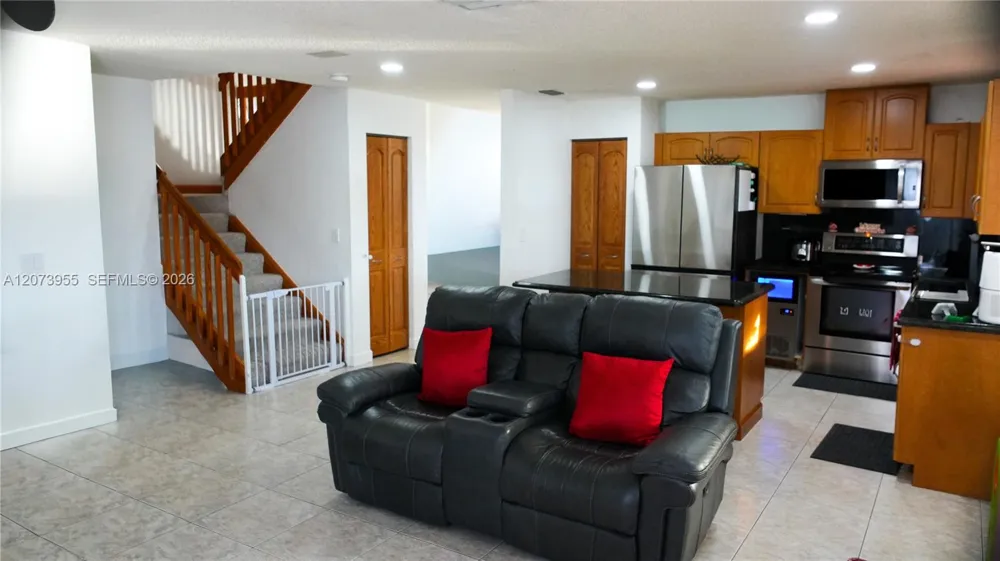 1308 SW 181st Ave Pembroke Pines, FL 33029