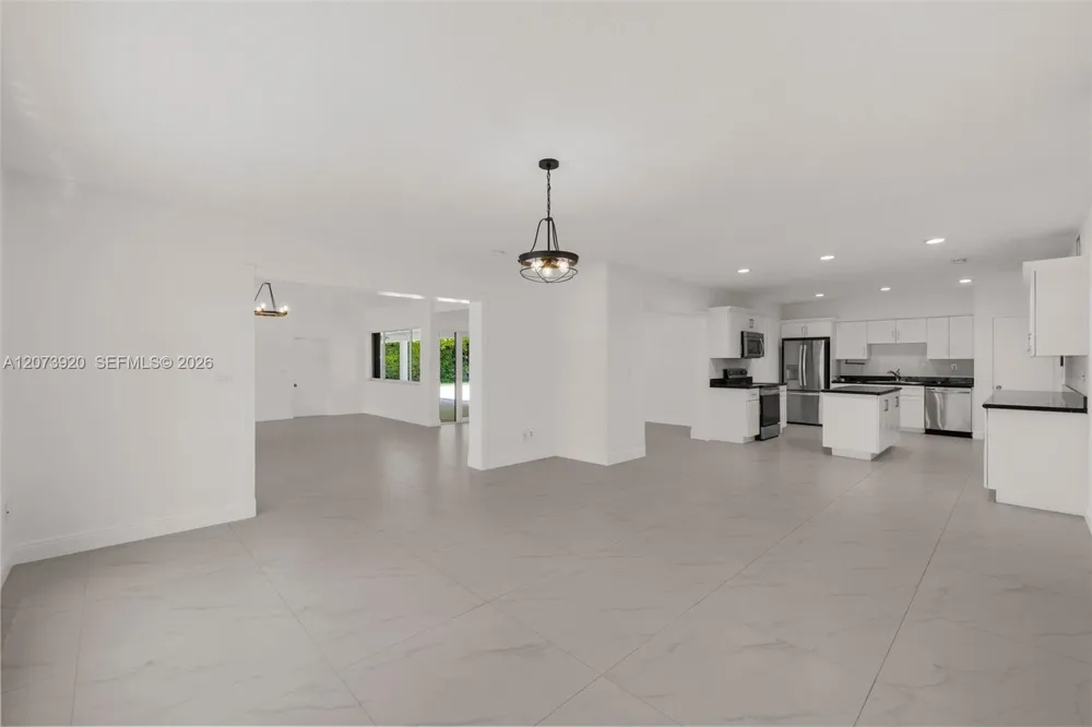 8261 SW 142nd St Palmetto Bay, FL 33158