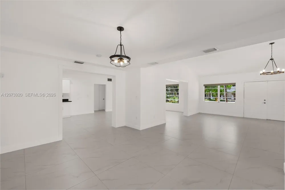 8261 SW 142nd St Palmetto Bay, FL 33158