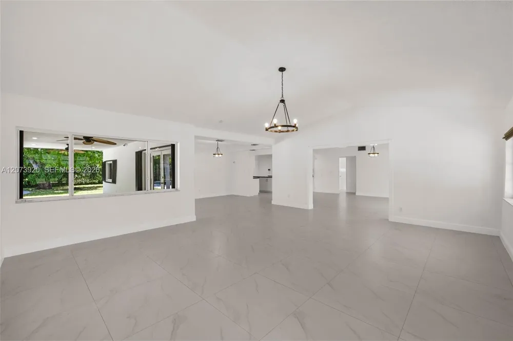 8261 SW 142nd St Palmetto Bay, FL 33158