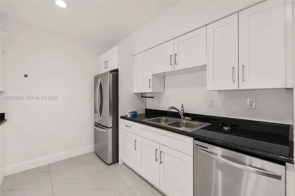 8261 SW 142nd St Palmetto Bay, FL 33158