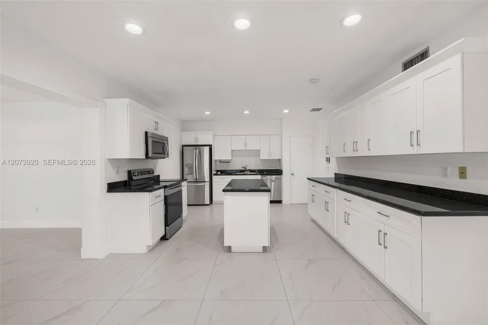 8261 SW 142nd St Palmetto Bay, FL 33158