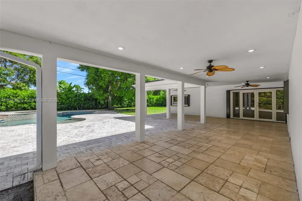 8261 SW 142nd St Palmetto Bay, FL 33158