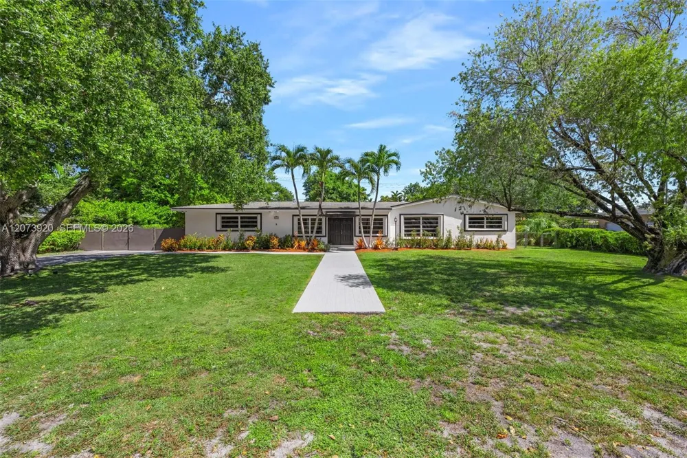 8261 SW 142nd St Palmetto Bay, FL 33158