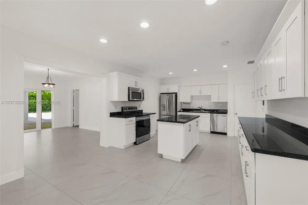 8261 SW 142nd St Palmetto Bay, FL 33158