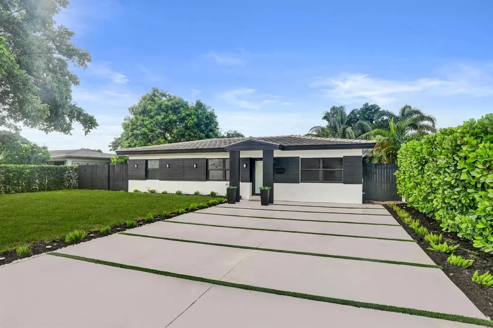4581 NE 3RD AVENUE Oakland Park, FL 33334
