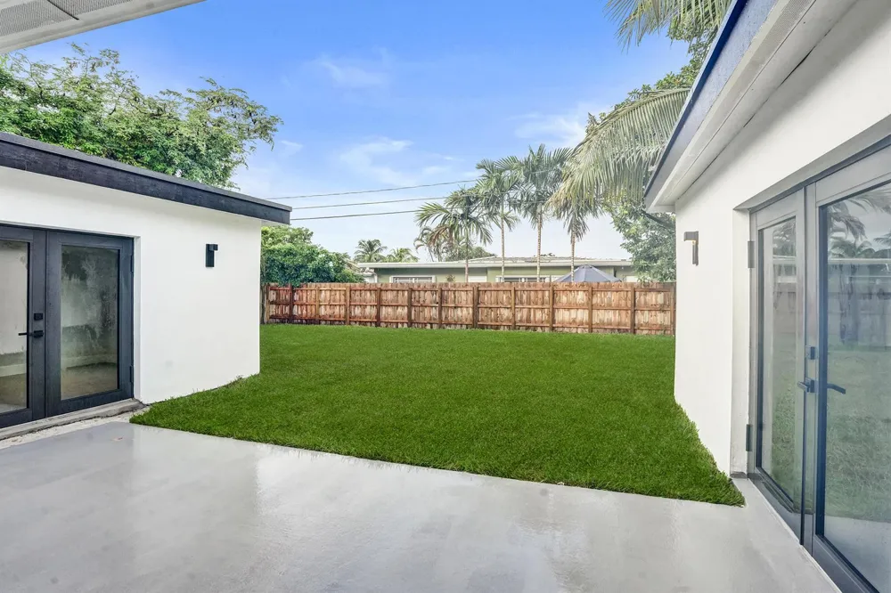 4581 NE 3RD AVENUE Oakland Park, FL 33334