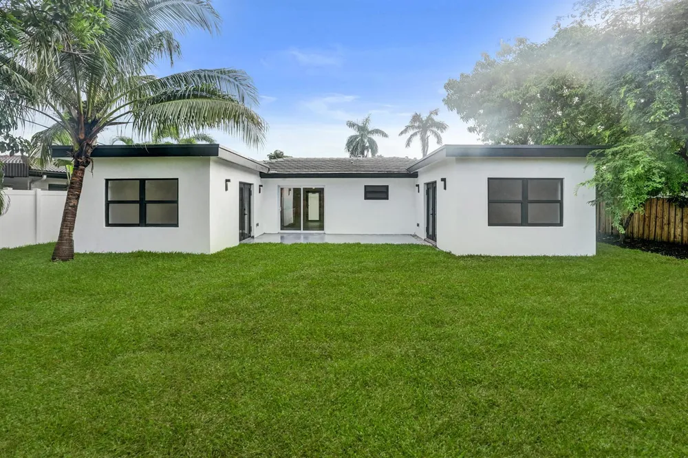 4581 NE 3RD AVENUE Oakland Park, FL 33334