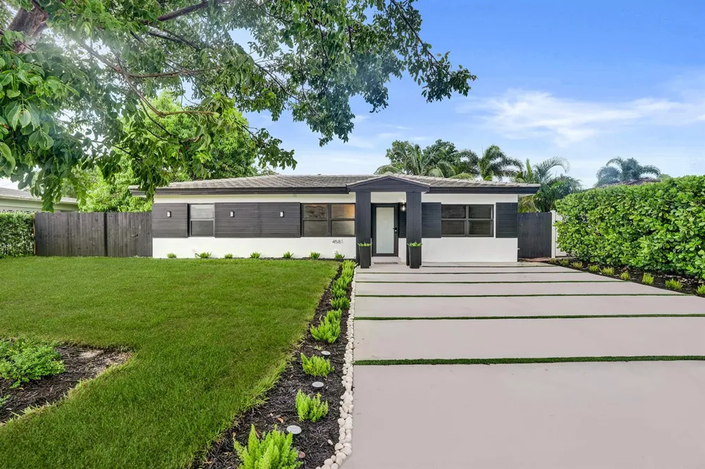 4581 NE 3RD AVENUE Oakland Park, FL 33334