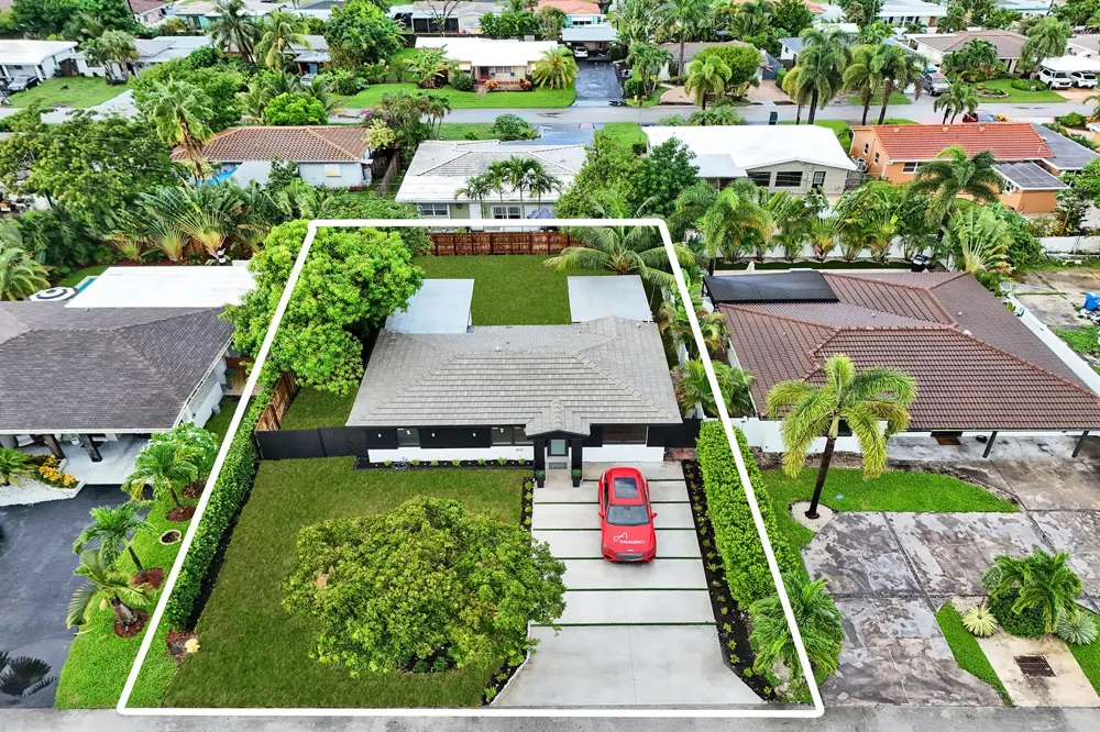 4581 NE 3RD AVENUE Oakland Park, FL 33334