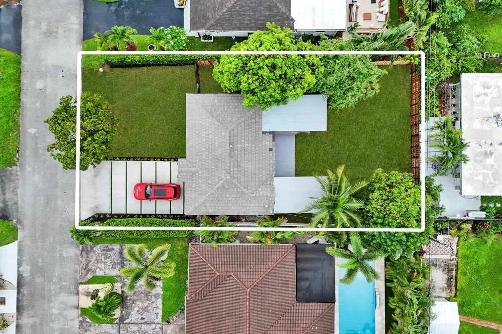 4581 NE 3RD AVENUE Oakland Park, FL 33334