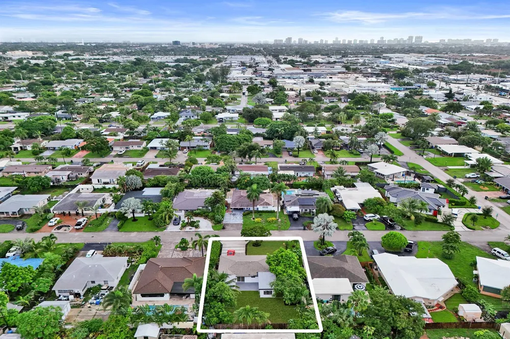 4581 NE 3RD AVENUE Oakland Park, FL 33334