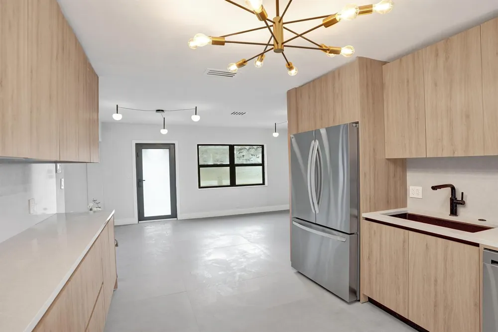 4581 NE 3RD AVENUE Oakland Park, FL 33334