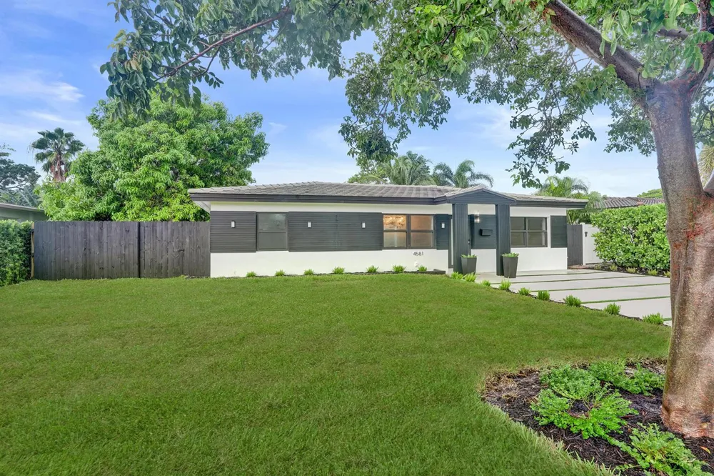 4581 NE 3RD AVENUE Oakland Park, FL 33334
