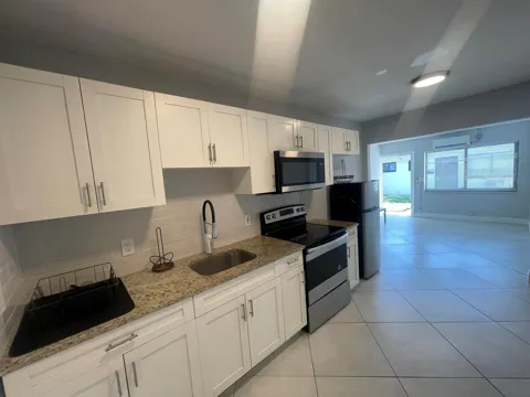 841 NW 5TH AVENUE #3