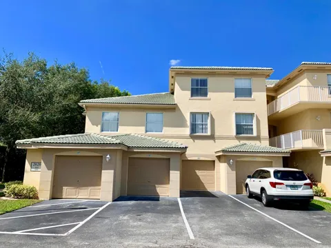 2020 GREENVIEW SHORES BOULEVARD #101