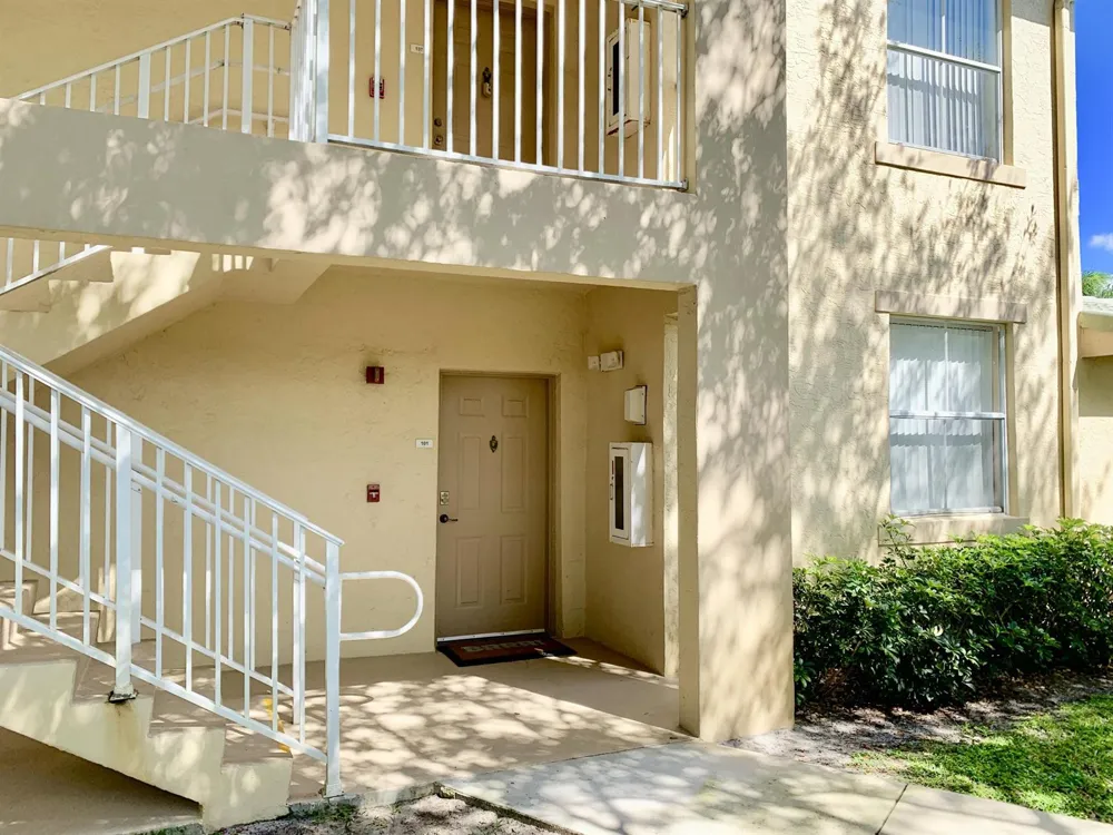2020 GREENVIEW SHORES BOULEVARD #101 Wellington, FL 33414