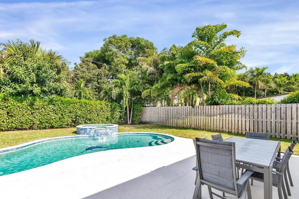 375 Leigh Road West Palm Beach, FL 33405