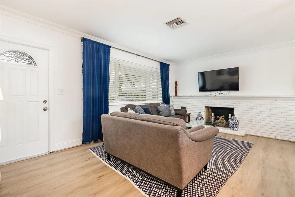 375 Leigh Road West Palm Beach, FL 33405