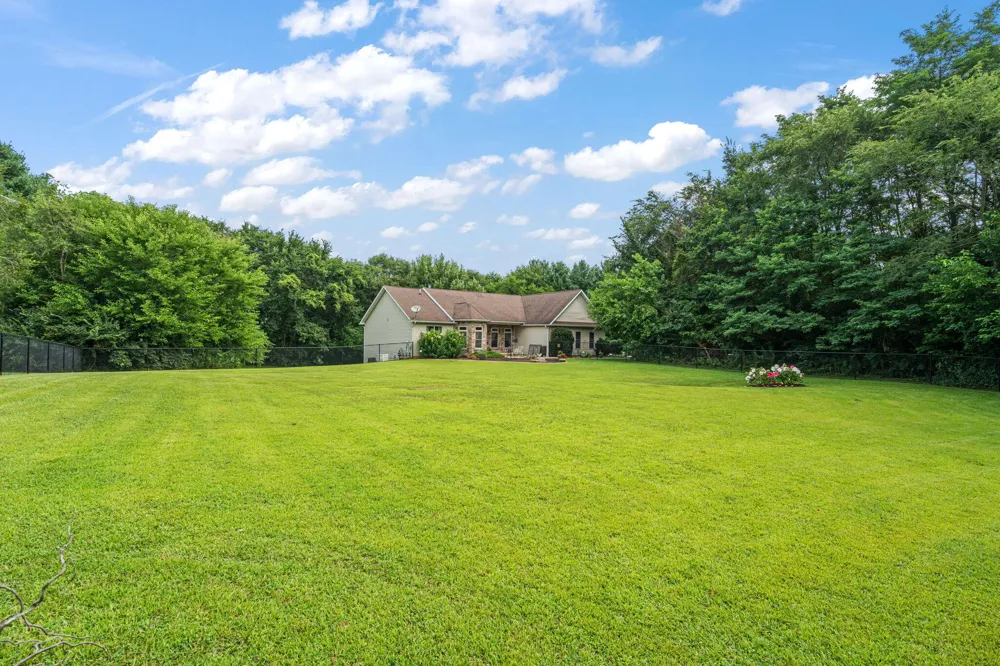 639 E Us Highway 6 Westville, IN 46391