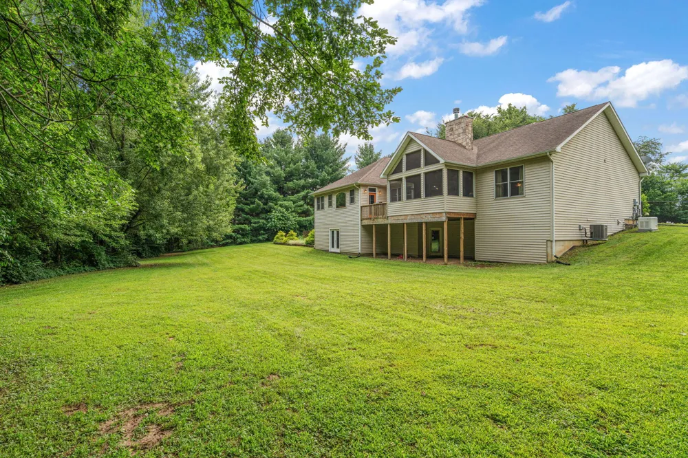 639 E Us Highway 6 Westville, IN 46391