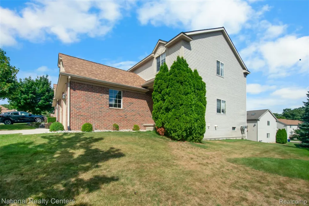 7094 Magnolia Lane Waterford Charter Township, MI 48327