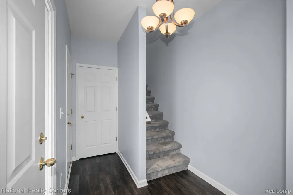7094 Magnolia Lane Waterford Charter Township, MI 48327