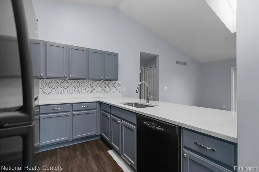 7094 Magnolia Lane Waterford Charter Township, MI 48327