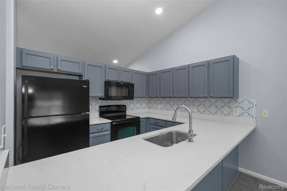 7094 Magnolia Lane Waterford Charter Township, MI 48327
