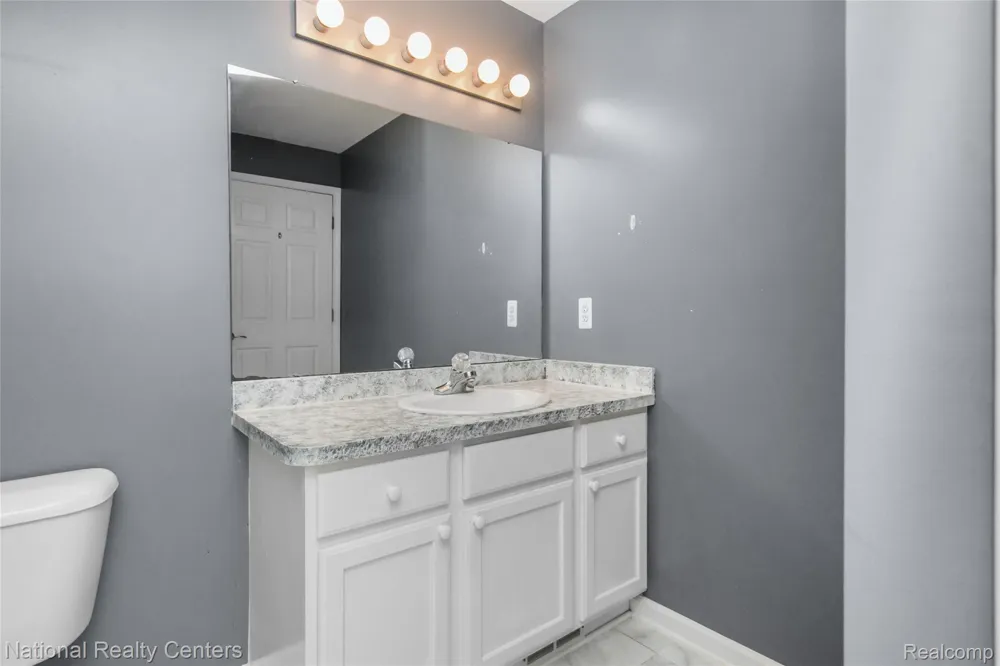 7094 Magnolia Lane Waterford Charter Township, MI 48327