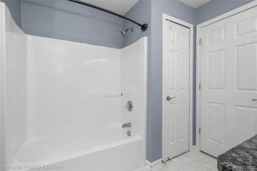 7094 Magnolia Lane Waterford Charter Township, MI 48327