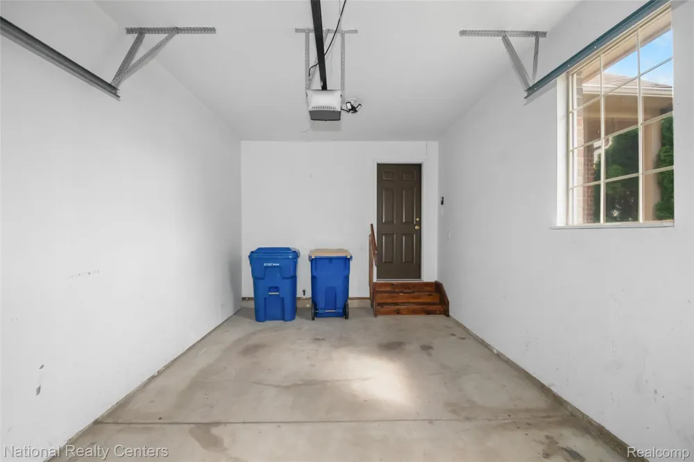 7094 Magnolia Lane Waterford Charter Township, MI 48327