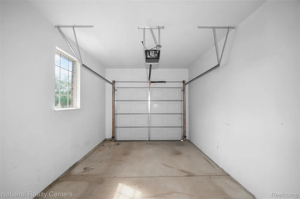 7094 Magnolia Lane Waterford Charter Township, MI 48327