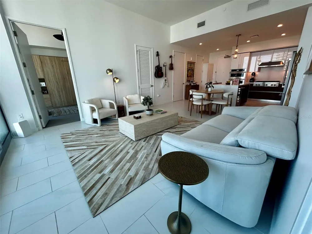 400 CENTRAL AVENUE #1904 St Petersburg, FL 33701