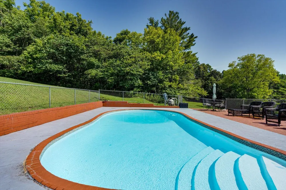 60 Shamrock Drive Ringgold, GA 30736