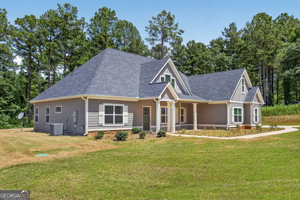 246 Field RD Griffin, GA 30223