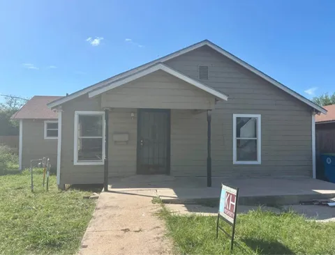 1113 E Steiner Street