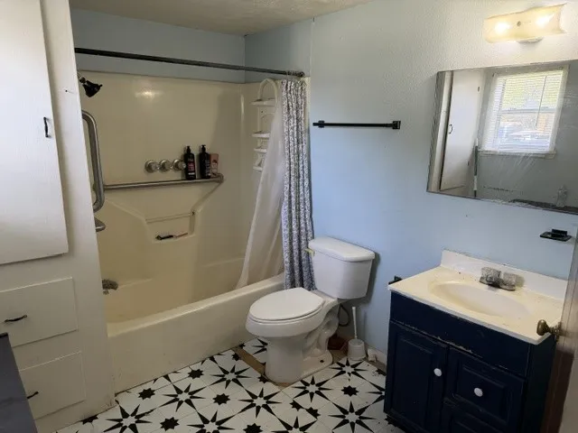 1113 E Steiner Street Beeville, TX 78102