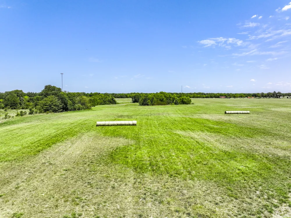 5726 County Road 4100 Greenville, TX 75401