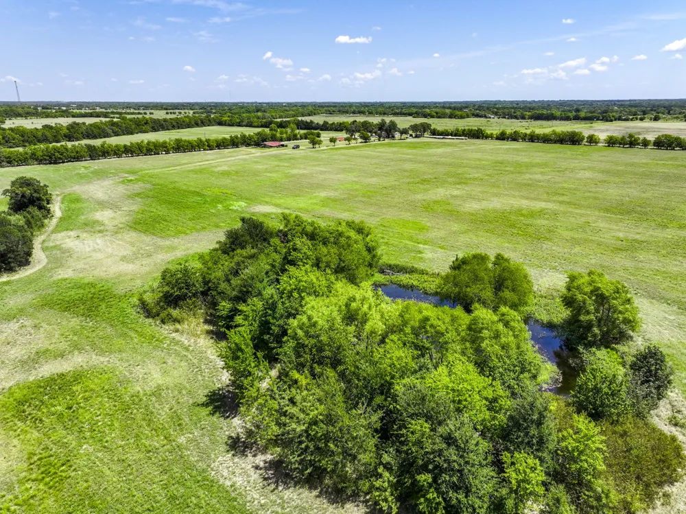 5726 County Road 4100 Greenville, TX 75401