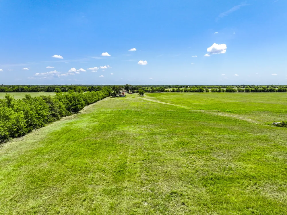 5726 County Road 4100 Greenville, TX 75401
