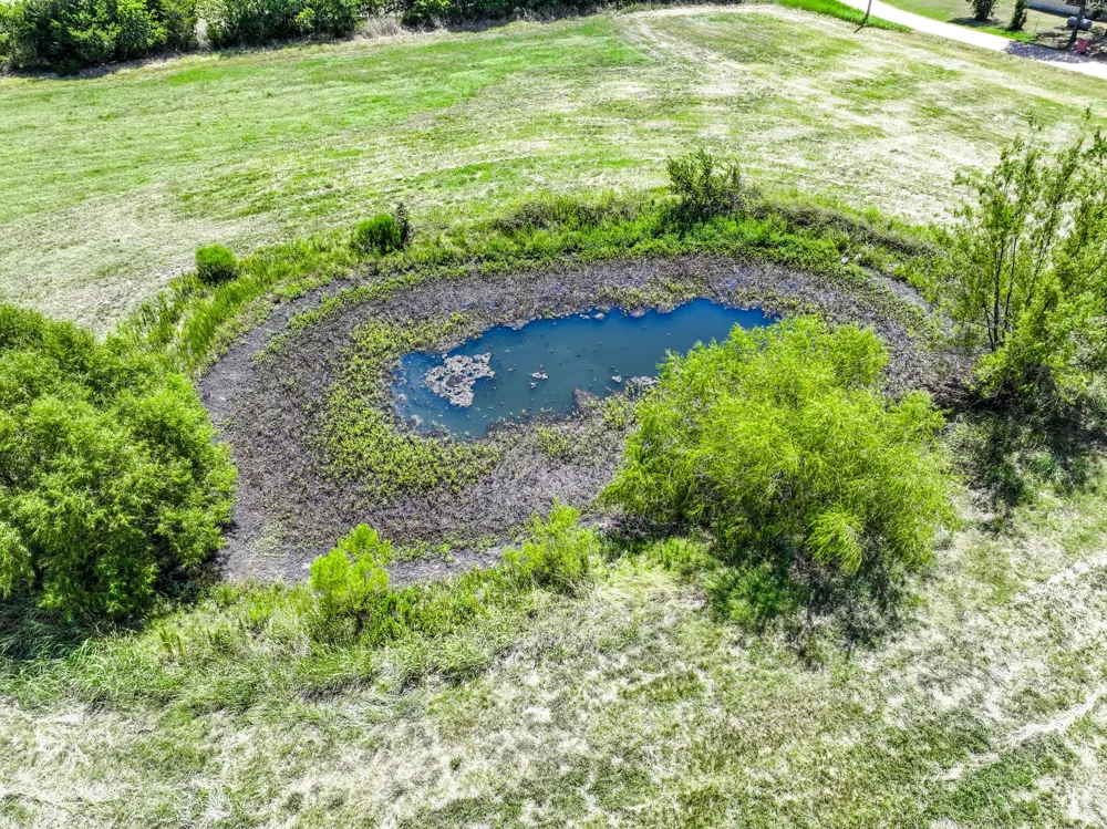 5726 County Road 4100 Greenville, TX 75401