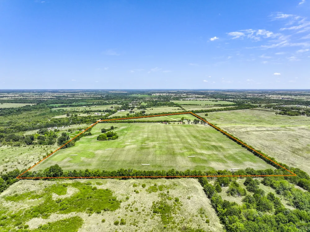 5726 County Road 4100 Greenville, TX 75401