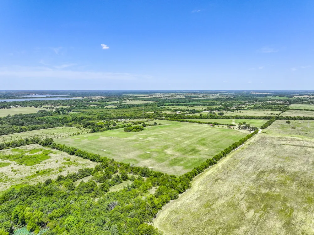 5726 County Road 4100 Greenville, TX 75401
