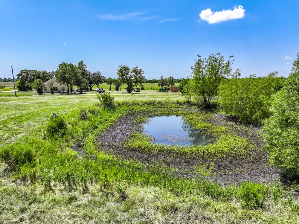 5726 County Road 4100 Greenville, TX 75401